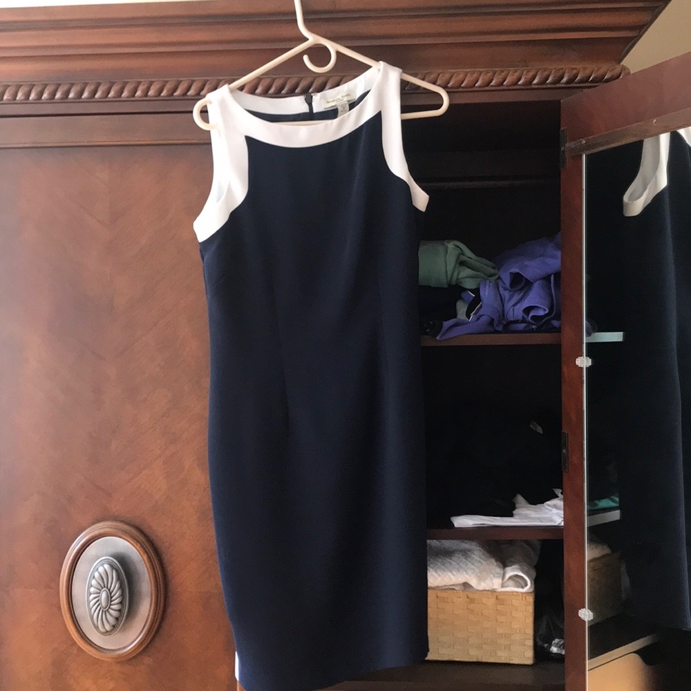 Never worn- niece wore once